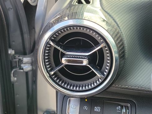 Used 2025 Chevrolet Equinox LT image 29