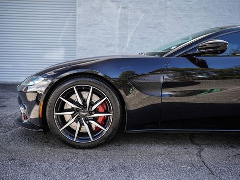 Used 2020 Aston Martin V8 Vantage Coupe image 10