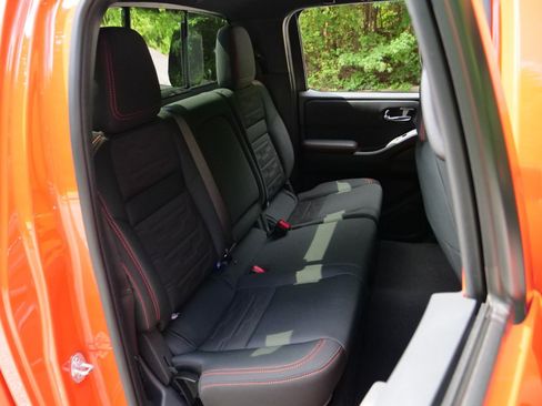 Used 2025 Nissan Frontier Pro-X RWD image 31