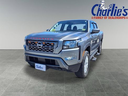 Used 2022 Nissan Frontier SV image 1