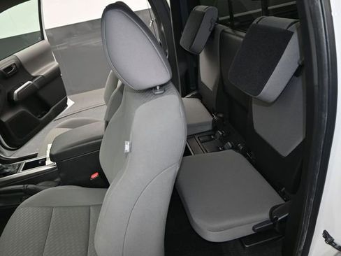 Used 2022 Toyota Tacoma SR5 w/ Technology Package image 13