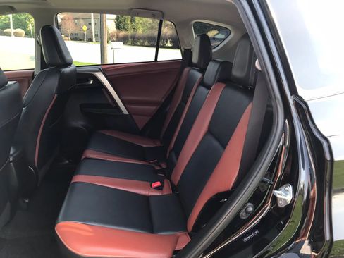 Used 2013 Toyota RAV4 Limited image 31