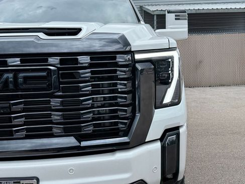 Used 2024 GMC Sierra 3500 Denali Ultimate image 11
