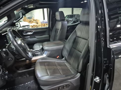 Used 2024 Chevrolet Silverado 1500 High Country w/ High Country Premium Package AWD/4WD image 21