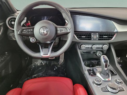 New 2025 Alfa Romeo Giulia w/ Veloce Package Rwd image 42