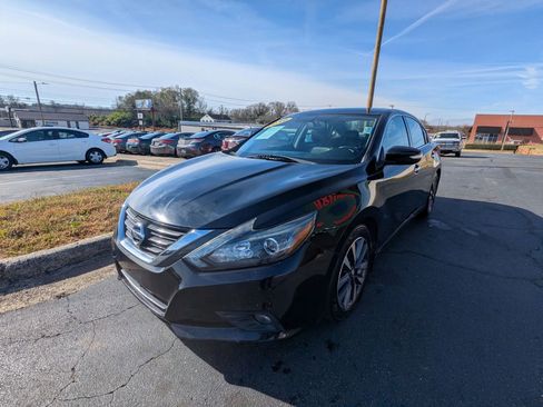 Used 2016 Nissan Altima 2.5 SL w/ 2.5 Technology w/LED Package image 3