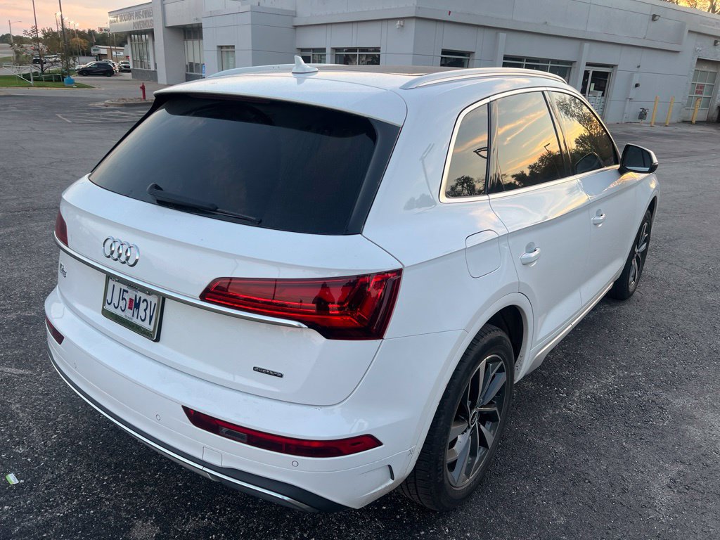 Used 2021 Audi Q5 2.0T Premium w/ Convenience Package AWD/4WD image 3