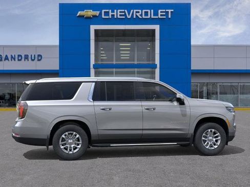 New 2026 Chevrolet Suburban LS AWD/4WD image 5
