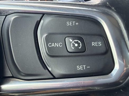 Used 2021 Jeep Gladiator Overland w/ Popular Equipment Package AWD/4WD image 17