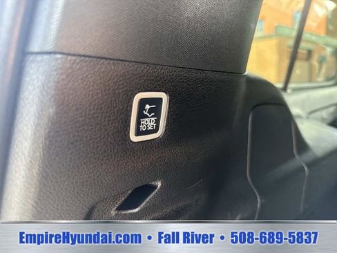 Used 2024 Jeep Wagoneer L Series II w/ Flexible Seating Group AWD/4WD image 6