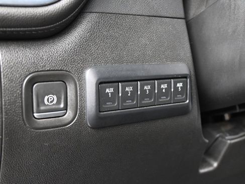 Used 2023 Chevrolet Silverado 3500 High Country AWD/4WD image 18