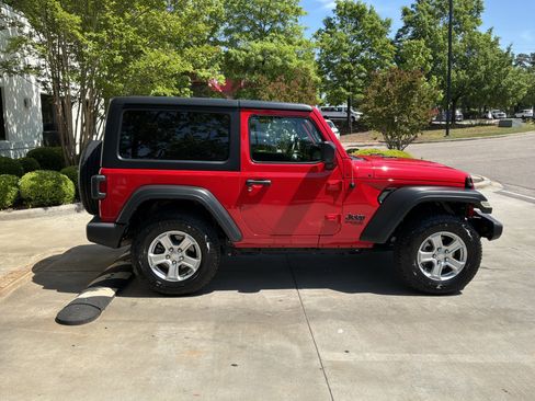 Used 2021 Jeep Wrangler Sport S image 11