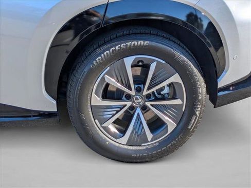 Used 2023 Lexus RZ 450e Premium image 24