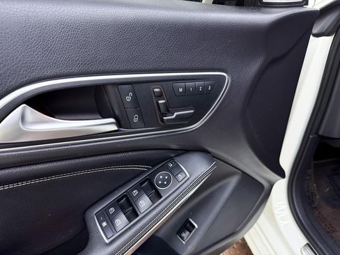 Used 2016 Mercedes-Benz CLA 250 image 13