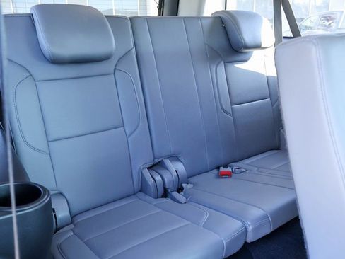 Used 2018 Chevrolet Suburban LT image 11