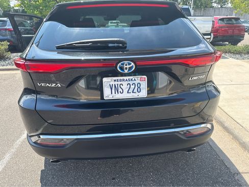 Used 2024 Toyota Venza Limited AWD/4WD image 5
