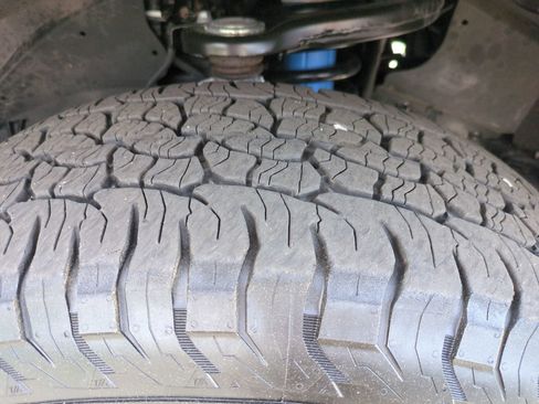 Used 2024 Toyota Tacoma TRD Off-Road AWD/4WD image 13