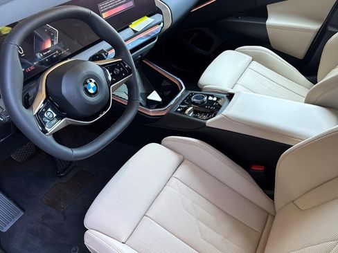 Used 2025 BMW X3 xDrive30 w/ Convenience Package AWD/4WD image 4