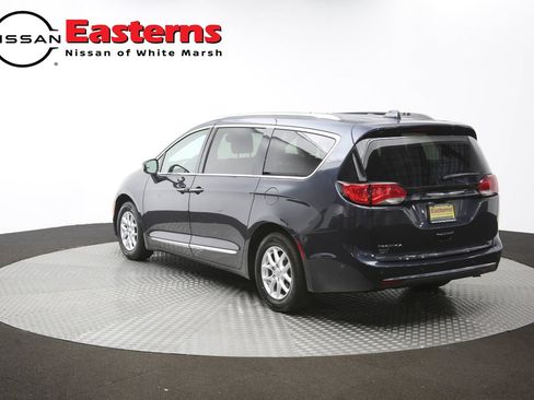 Used 2020 Chrysler Pacifica Touring-L FWD image 66