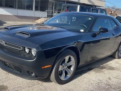 Used 2021 Dodge Challenger SXT image 24