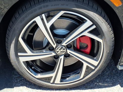 New 2026 Volkswagen GTI SE FWD image 9