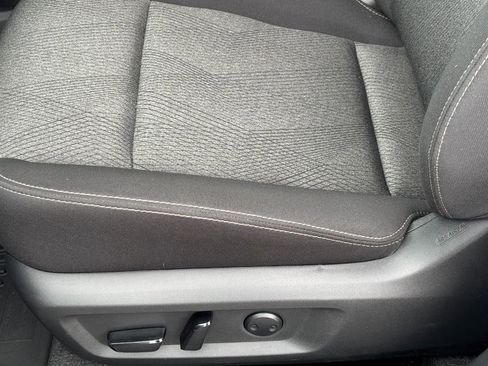 Used 2025 Nissan Rogue SV image 23