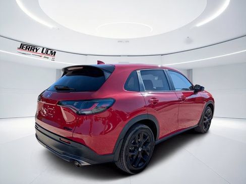Used 2024 Honda HR-V Sport image 3
