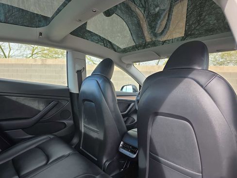 Used 2023 Tesla Model 3 Standard Range image 16