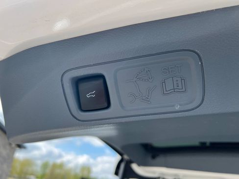 Used 2020 Lincoln Navigator Black Label w/ Cargo Convenience Package AWD/4WD image 31