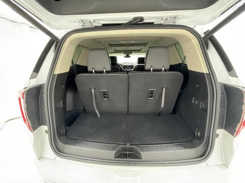 Used 2023 GMC Acadia Denali AWD/4WD image 9