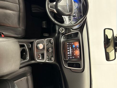 Used 2016 Chrysler 200 Limited FWD image 23