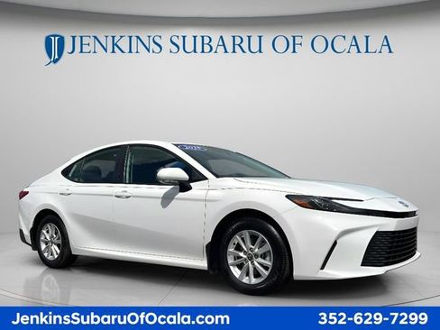 Used 2025 Toyota Camry LE FWD image 1