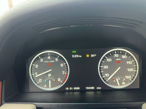 Used 2011 Land Rover Range Rover HSE LUX image 38