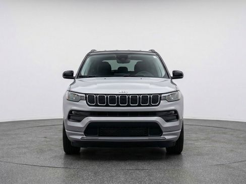 Used 2025 Jeep Compass Limited AWD/4WD image 2