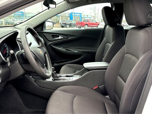 Used 2024 Chevrolet Malibu LT image 19