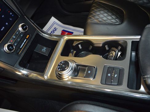 Used 2024 Ford Edge Titanium image 20