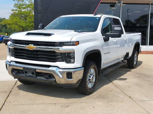Used 2024 Chevrolet Silverado 2500 LT AWD/4WD image 1