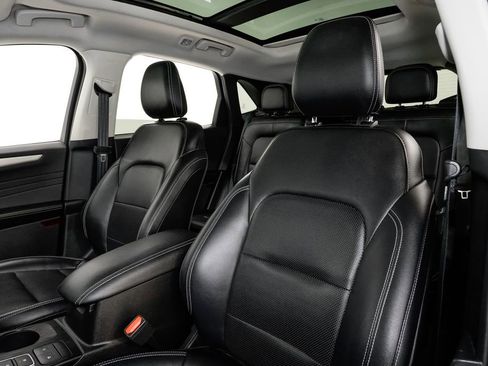 Used 2022 Ford Escape SEL w/ Technology Package image 10