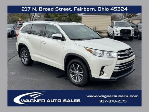 Used 2017 Toyota Highlander XLE image 1