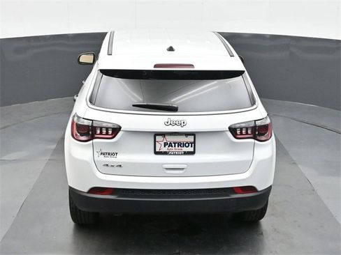 Used 2025 Jeep Compass Sport image 28