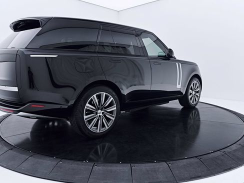 Used 2025 Land Rover Range Rover Autobiography AWD/4WD image 16