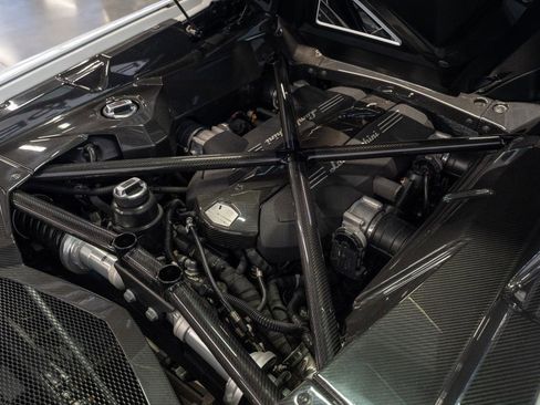 Used 2015 Lamborghini Aventador LP 700-4 image 12