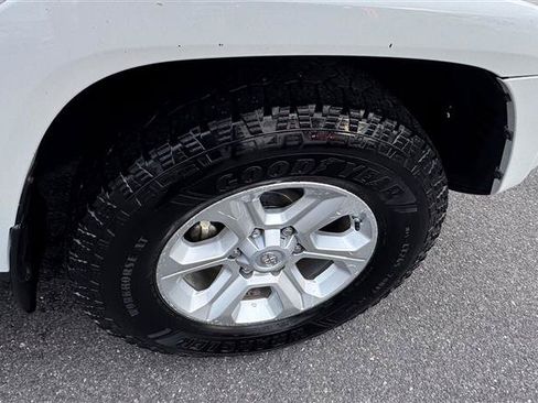 Used 2014 Toyota 4Runner SR5 AWD/4WD image 24