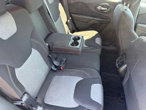 Used 2014 Jeep Cherokee Latitude w/ Comfort/Convenience Group AWD/4WD image 53