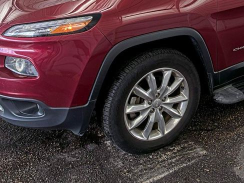 Used 2017 Jeep Cherokee Limited w/ Luxury Group AWD/4WD image 18