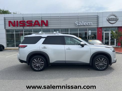 Certified 2023 Nissan Pathfinder SL w/ SL Premium Package AWD/4WD image 8