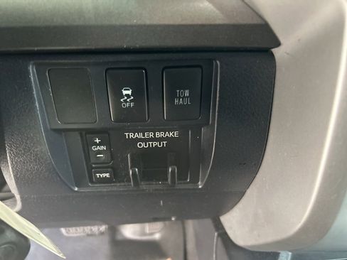 Used 2017 Toyota Tundra SR5 image 44