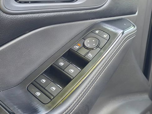 Used 2023 Nissan Rogue SV AWD/4WD image 14