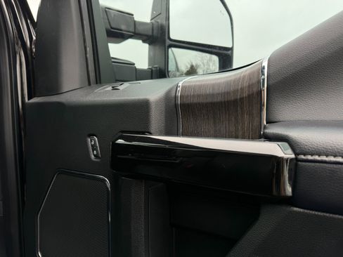 Used 2021 Ford F250 Lariat image 46