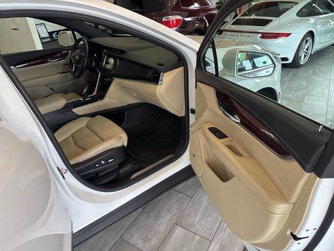 Used 2017 Cadillac XT5 Luxury AWD/4WD image 16